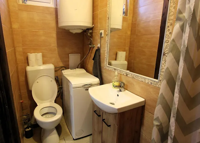 Aron Apartment
